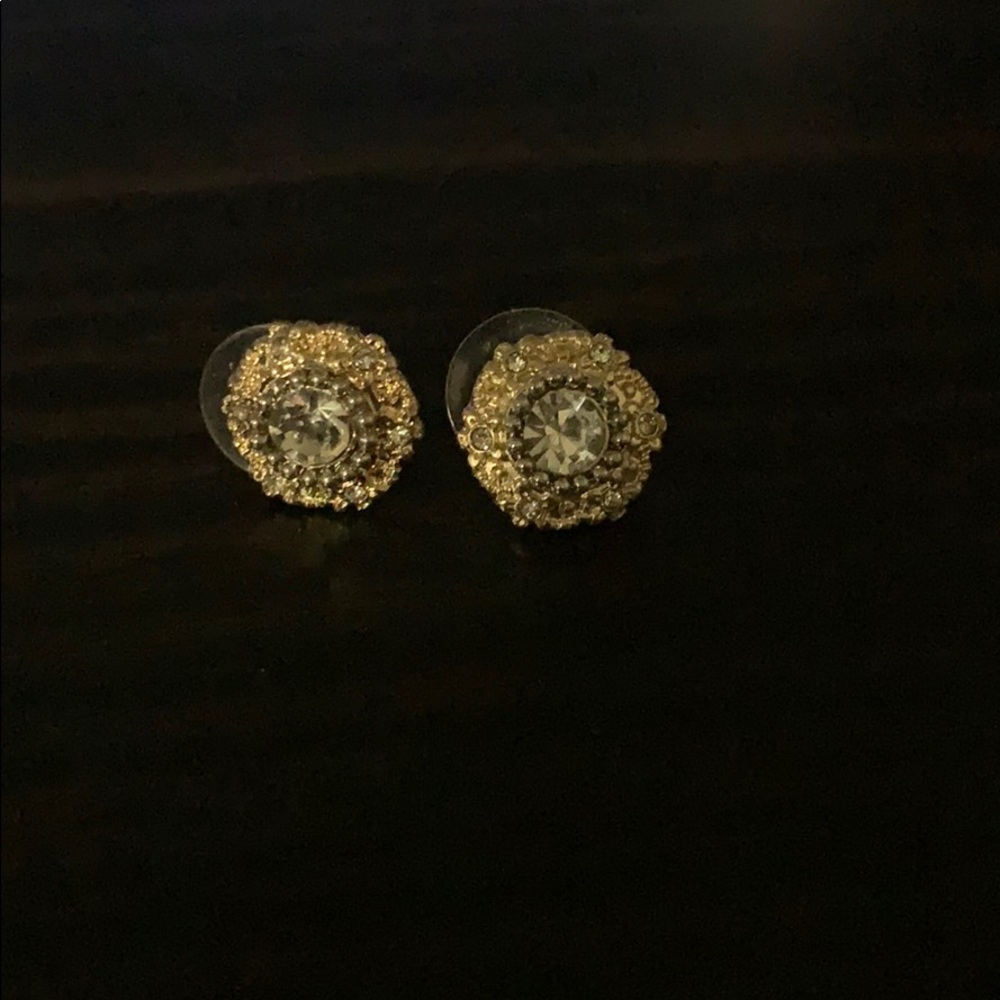 Women’s earrings